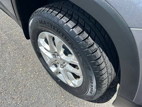 Used 2021 Chevrolet Traverse LT AWD/4WD image 18