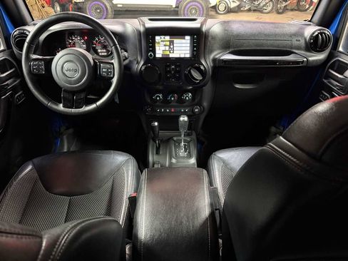 Used 2016 Jeep Wrangler Unlimited Sahara AWD/4WD image 10
