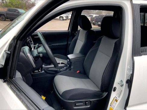 Used 2023 Toyota Tacoma TRD Sport image 8