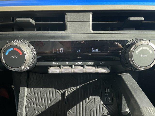 Used 2025 Toyota Tacoma TRD Sport AWD/4WD image 20