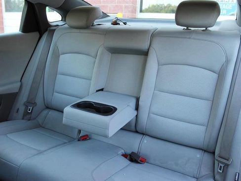 Used 2020 Chevrolet Malibu LT FWD image 23