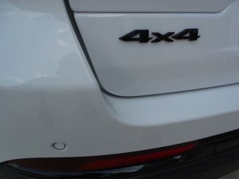 Certified 2024 Jeep Grand Cherokee Altitude AWD/4WD image 9