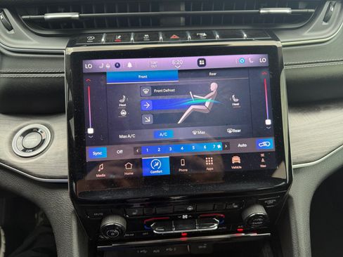 Used 2021 Jeep Grand Cherokee L Limited AWD/4WD image 23