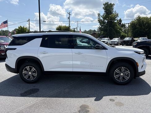 New 2026 Chevrolet Traverse LT image 9