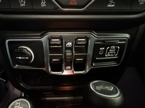 Used 2021 Jeep Wrangler Unlimited Sport AWD/4WD image 39