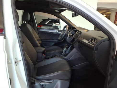 Certified 2023 Volkswagen Tiguan SE R-Line FWD image 19