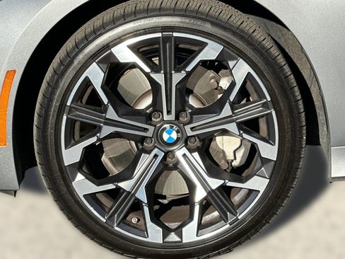 Used 2025 BMW 330i Sedan w/ Premium Package image 11