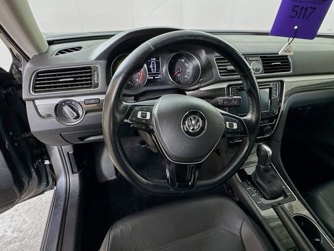 Used 2016 Volkswagen Passat 1.8T SE FWD image 11