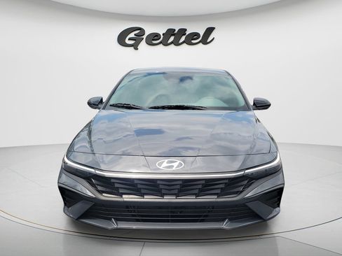Used 2025 Hyundai Elantra SEL FWD image 2