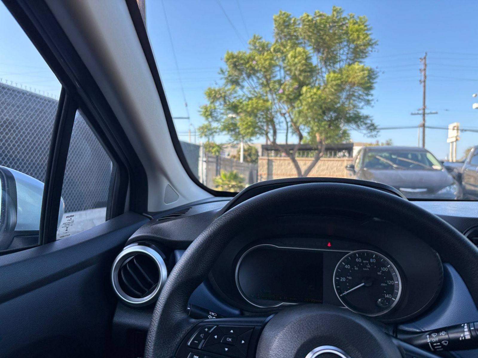 Used 2025 Nissan Versa SV FWD image 33
