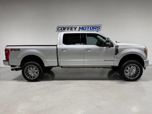 Used 2019 Ford F250 Platinum w/ Platinum Ultimate Package AWD/4WD image 7