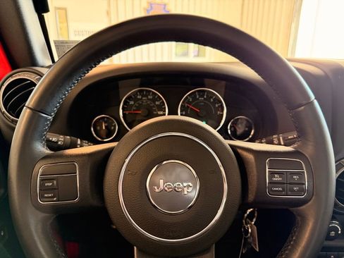 Used 2018 Jeep Wrangler Sport image 12