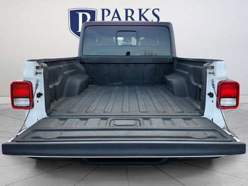 Used 2025 Jeep Gladiator Sport image 20