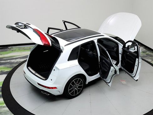 Used 2023 Audi SQ5 Prestige image 41