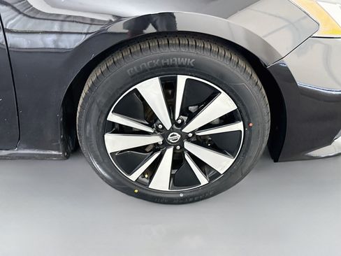 Used 2022 Nissan Altima 2.5 SV FWD image 32