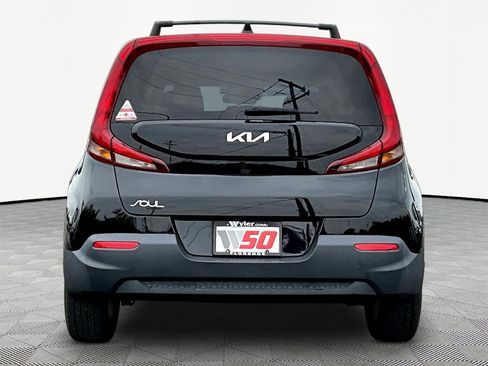 Used 2022 Kia Soul LX w/ Technology Package FWD image 5