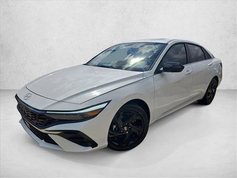 Used 2026 Hyundai Elantra SEL Sport Premium FWD image 2