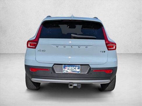 Used 2019 Volvo XC40 T5 Momentum image 7