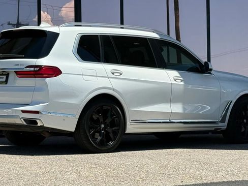 Used 2021 BMW X7 xDrive40i w/ Premium Package AWD/4WD image 12