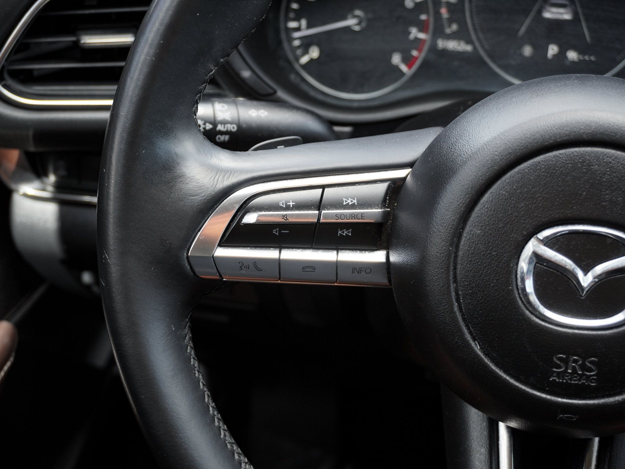 Used 2021 MAZDA CX-30 FWD 2.5 S w/ Premium Package image 17