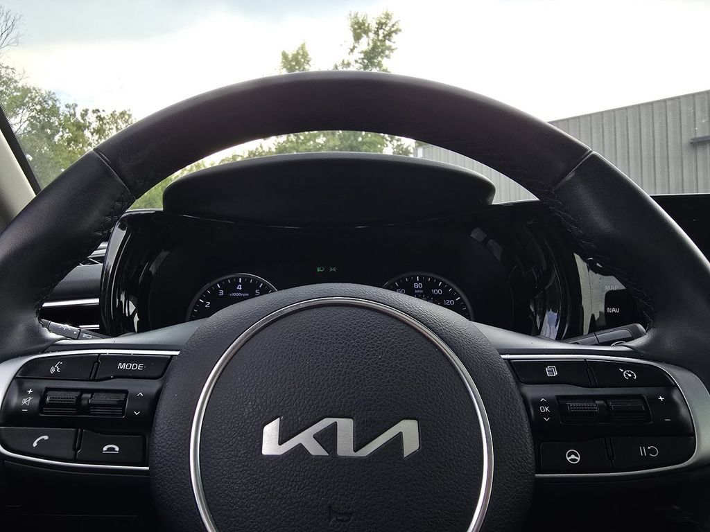Used 2024 Kia K5 EX FWD image 25