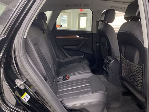 Used 2021 Audi Q5 Premium Plus image 17