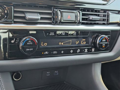 New 2025 Nissan Pathfinder SV w/ Black Appearance Package image 13