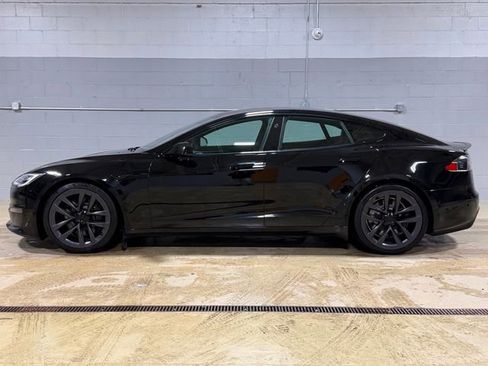 Used 2021 Tesla Model S Plaid image 7
