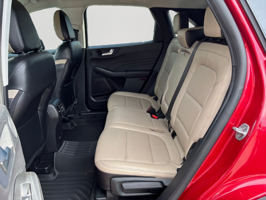 Used 2022 Ford Escape SEL w/ Technology Package FWD image 15