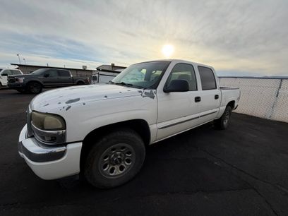 Used 2005 GMC Sierra 1500 SLE w/ Light Duty Power Package