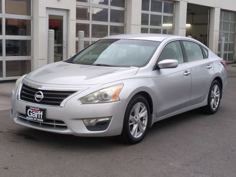 Used 2014 Nissan Altima 2.5 SV image 10