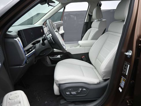 Used 2025 Hyundai Santa Fe Calligraphy AWD/4WD image 15