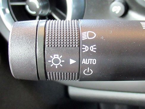 Used 2019 Chevrolet Camaro LT image 31