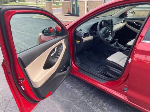 Used 2020 Hyundai Elantra GT FWD image 10