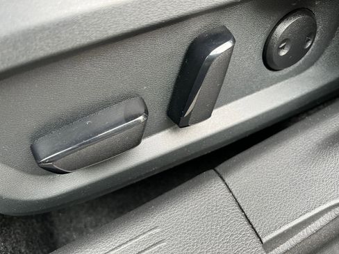 Used 2025 Nissan Rogue SV image 22