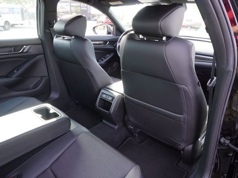 Used 2021 Honda Accord Sport image 10