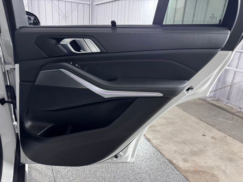 Used 2022 BMW X5 xDrive40i w/ Executive Package AWD/4WD image 52