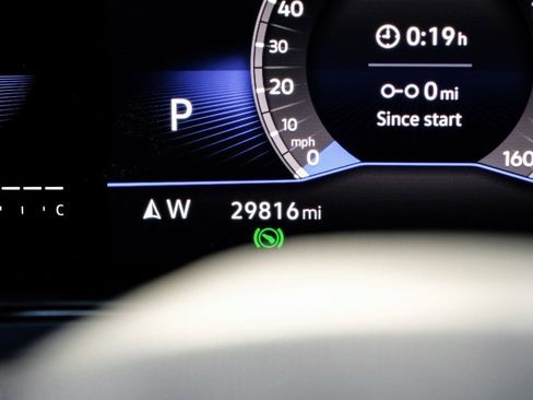 Used 2023 Volkswagen Taos SE image 3