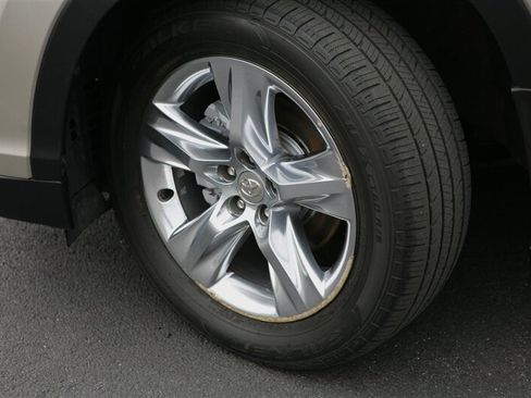 Used 2014 Toyota Highlander Limited Platinum AWD/4WD image 3