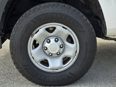 Used 2022 Toyota Tacoma SR RWD image 11