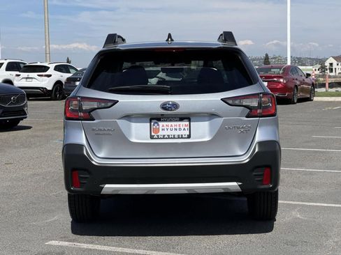 Used 2022 Subaru Outback Limited XT image 4