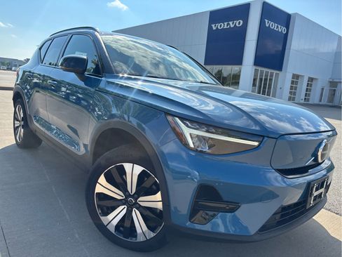 Used 2023 Volvo XC40 Recharge Core w/ Protection Package Premier AWD/4WD image 3