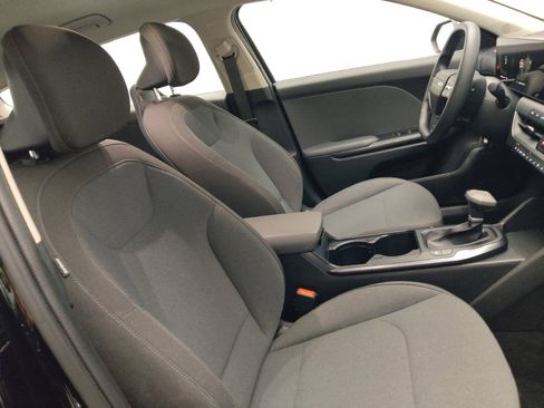 Used 2025 Kia K4 LXS image 21