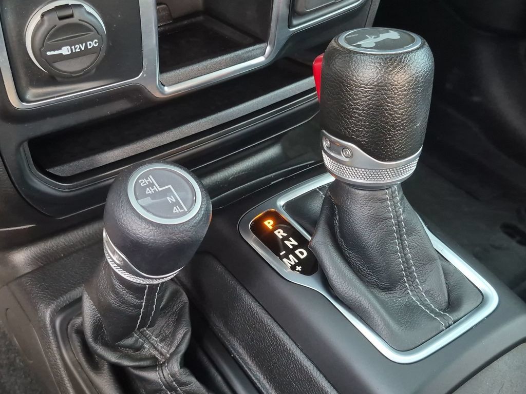Used 2024 Jeep Wrangler Sport AWD/4WD image 24