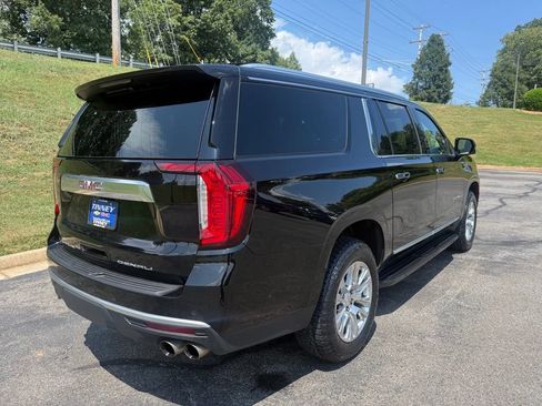 Used 2024 GMC Yukon XL Denali w/ Advanced Technology Package AWD/4WD image 7