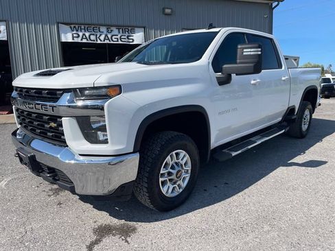 Used 2023 Chevrolet Silverado 2500 LT AWD/4WD image 3