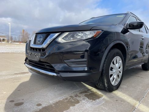 Used 2017 Nissan Rogue S w/ Appearance Package image 11