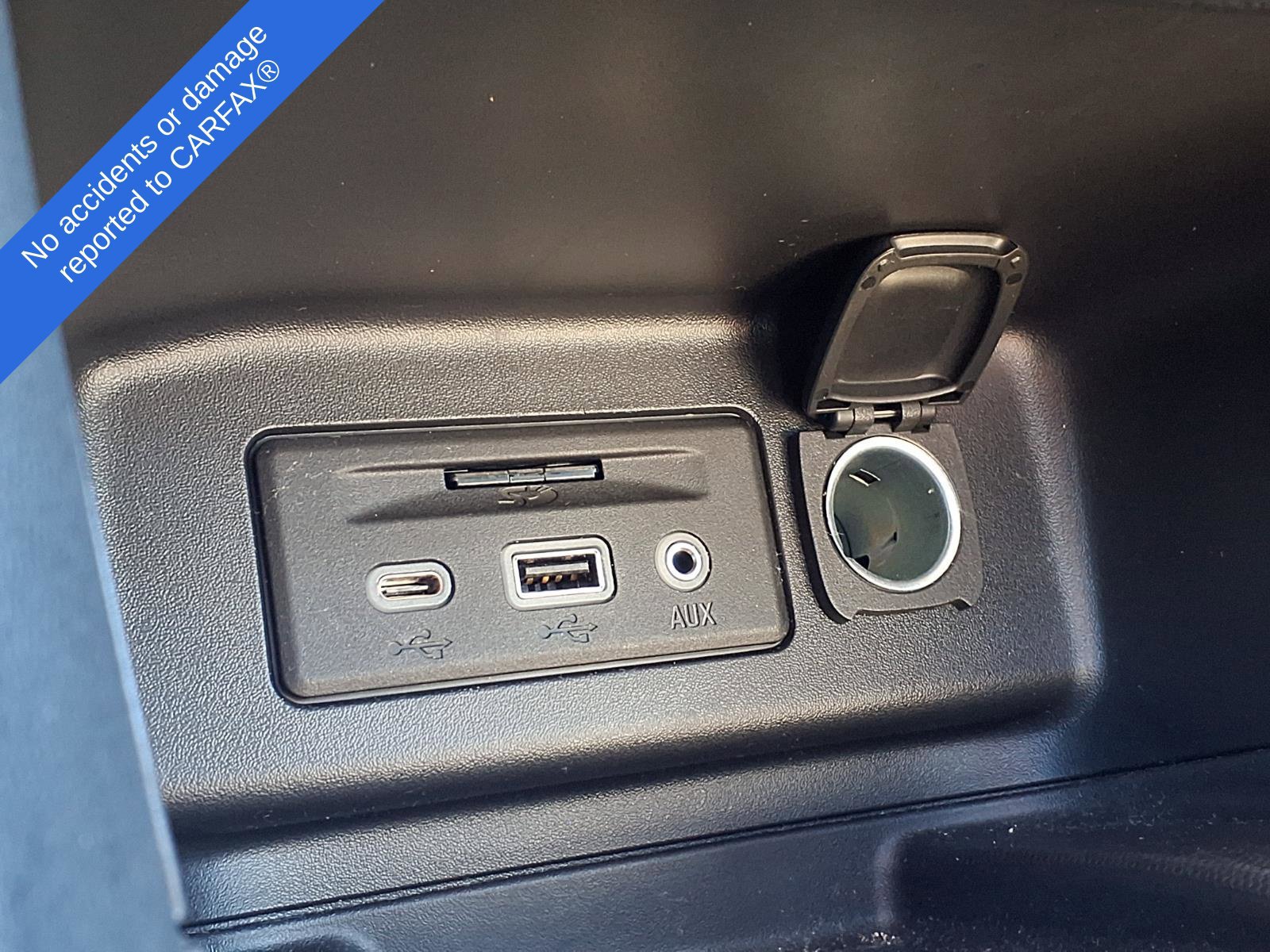 Used 2023 Chevrolet Equinox Premier AWD/4WD image 26