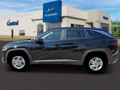 New 2026 Hyundai Tucson SE image 3