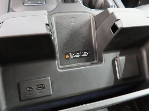 Used 2024 GMC Sierra 2500 Denali w/ Denali Reserve Package image 73